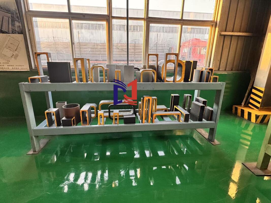 Baja Sudut Anti Korosi Galvanis Untuk Sistem Pendukung Fasad